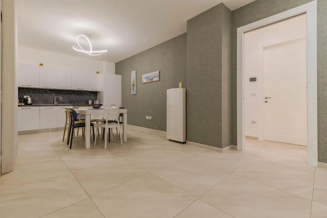 דירות בארי Elilux - Zona Policlinico, Garage E Posto Auto